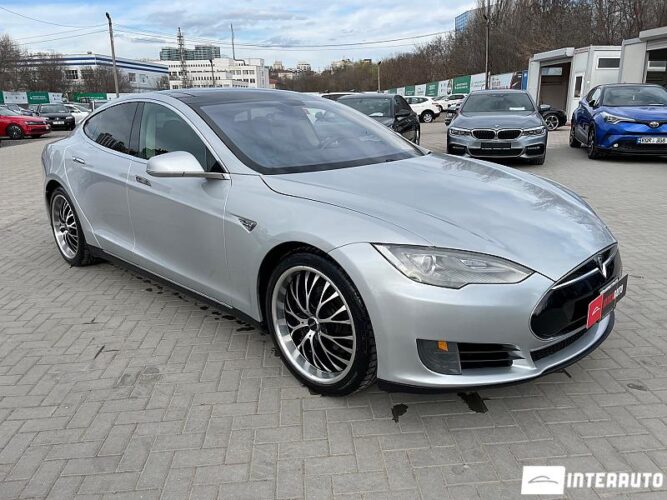 Tesla Model S 41 interauto-car
