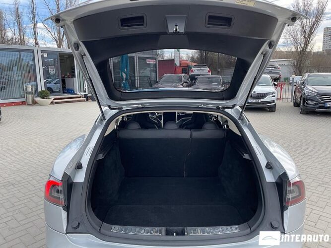 Tesla Model S 66 interauto-car