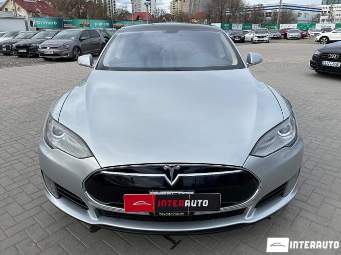 Tesla Model S 43 interauto-car