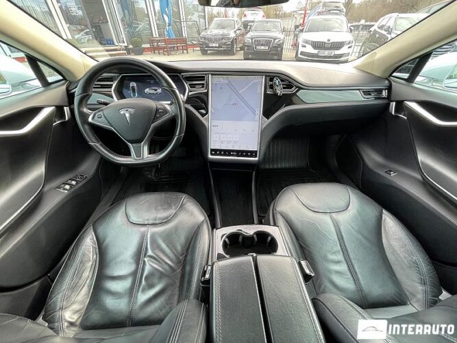 Tesla Model S 48 interauto-car