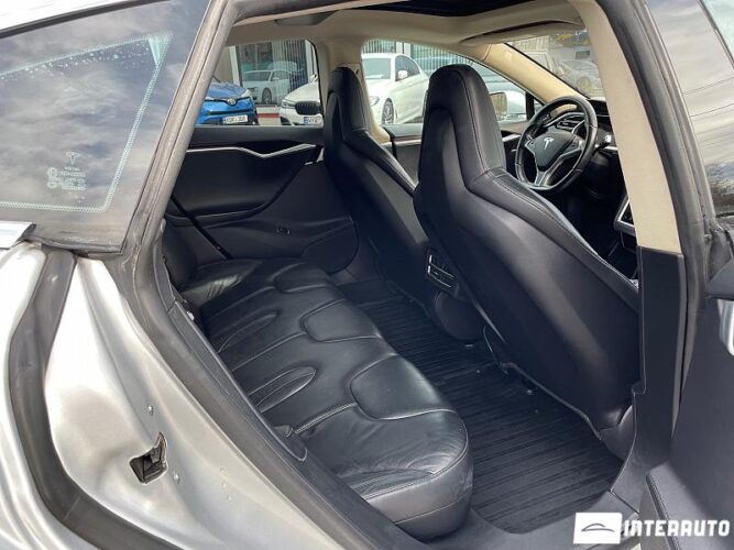 Tesla Model S 54 interauto-car