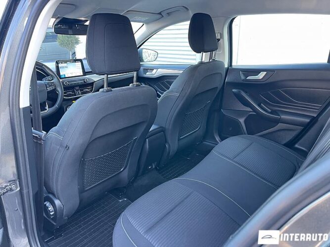 Ford Focus 52 interauto-car