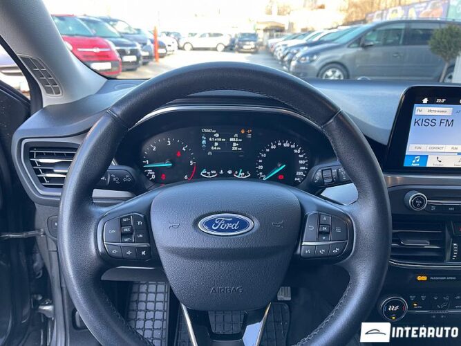 Ford Focus 41 interauto-car