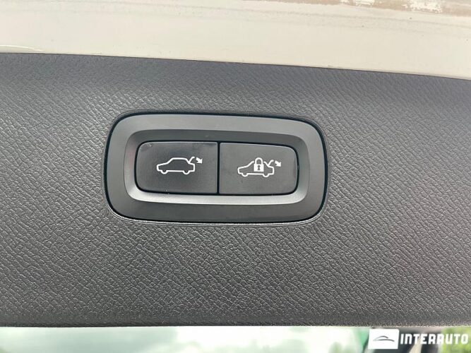 Volvo XC 90 46 interauto-car