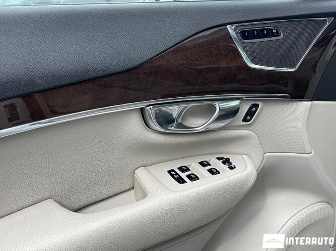 Volvo XC 90 42 interauto-car