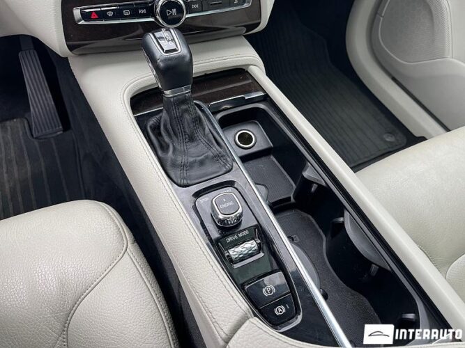 Volvo XC 90 41 interauto-car