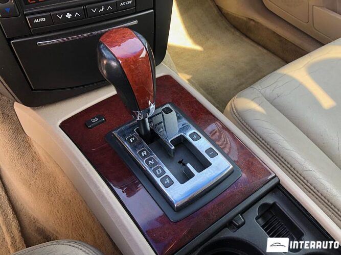 Cadillac SRX 38 interauto-car