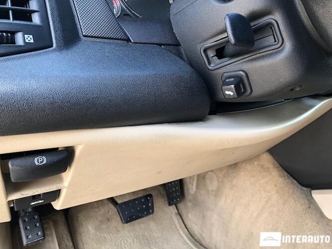 Cadillac SRX 33 interauto-car