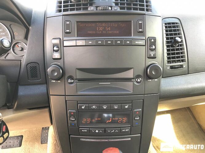 Cadillac SRX 37 interauto-car