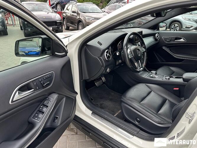 Mercedes GLA 45 AMG 44 interauto-car