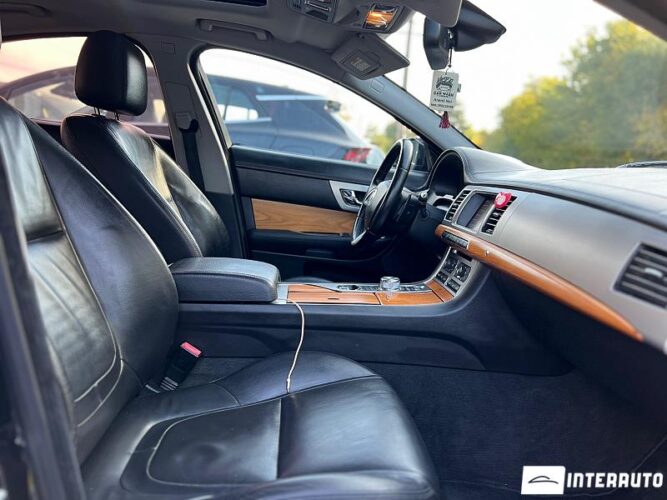 Jaguar XF 46 interauto-car