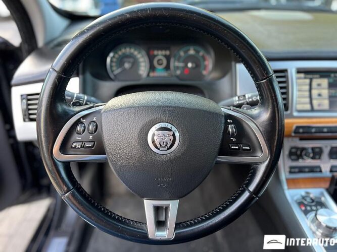 Jaguar XF 41 interauto-car