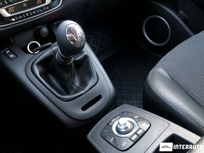 Renault Grand Scenic 39 interauto-car