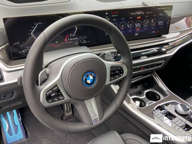 BMW X5 5.0e 48 interauto-car