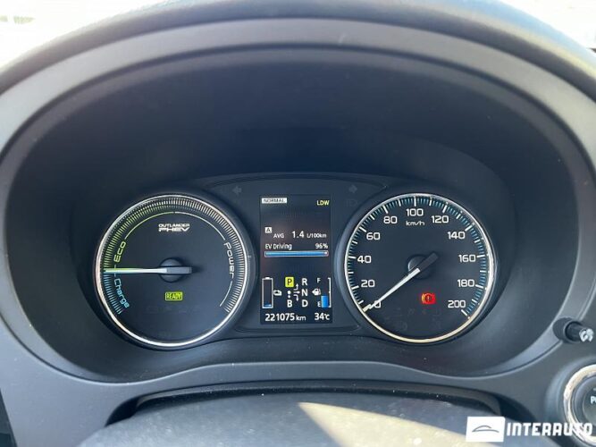 Mitsubishi Outlander 39 interauto-car