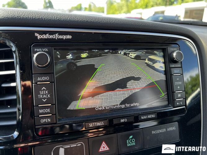 Mitsubishi Outlander 40 interauto-car