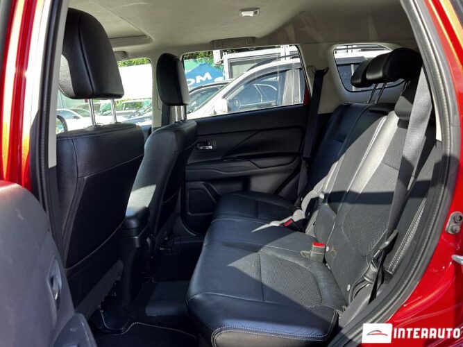Mitsubishi Outlander 35 interauto-car