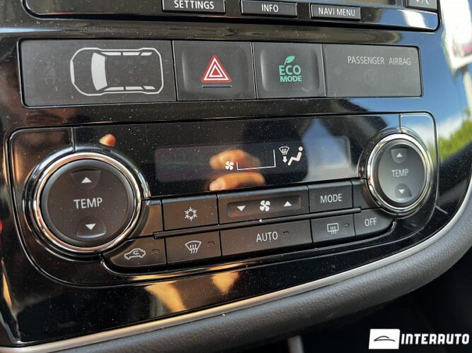 Mitsubishi Outlander 41 interauto-car