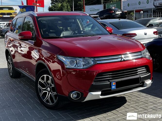 Mitsubishi Outlander 32 interauto-car