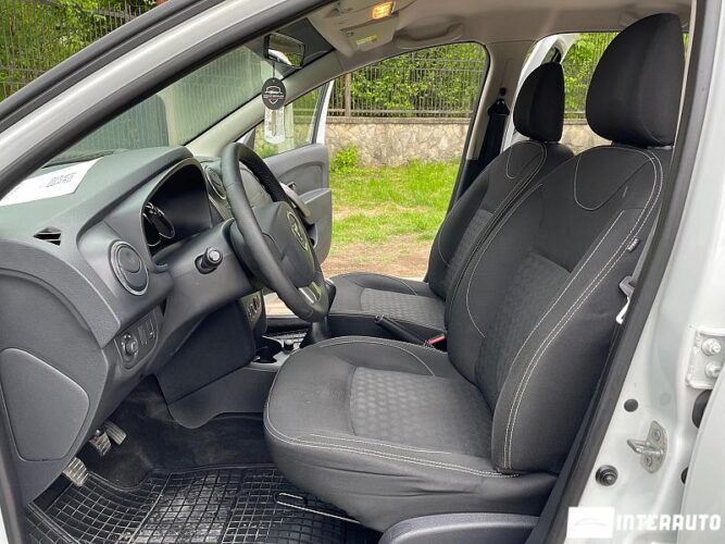 Dacia Sandero 31 interauto-car