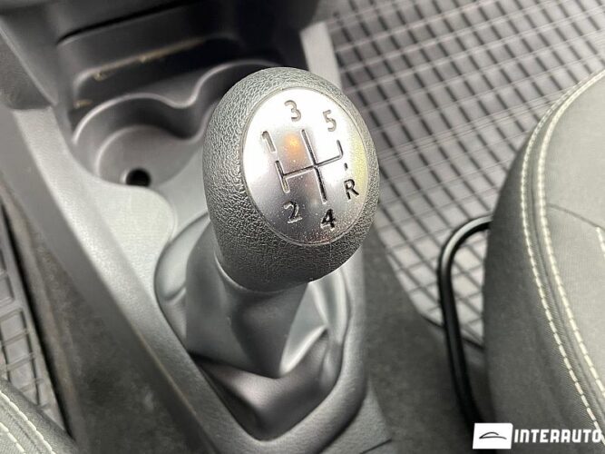 Dacia Sandero 39 interauto-car