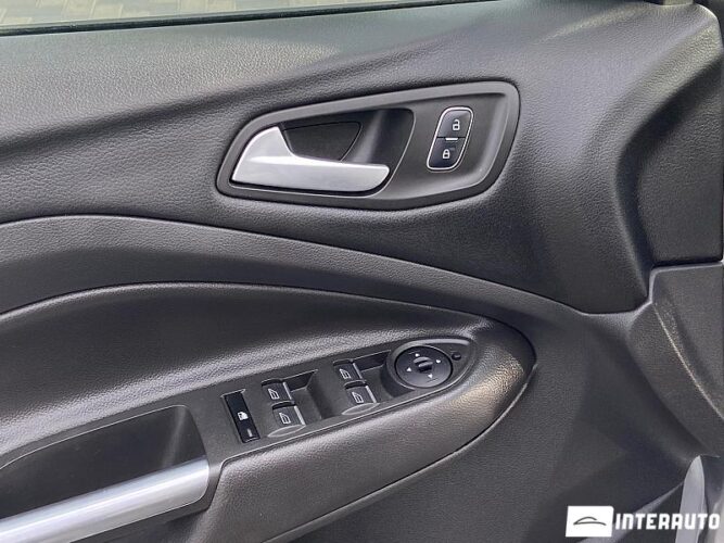 Ford Kuga 32 interauto-car