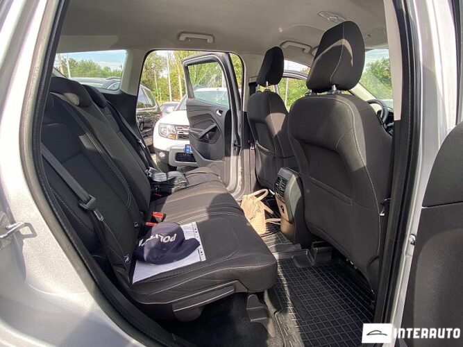 Ford Kuga 42 interauto-car