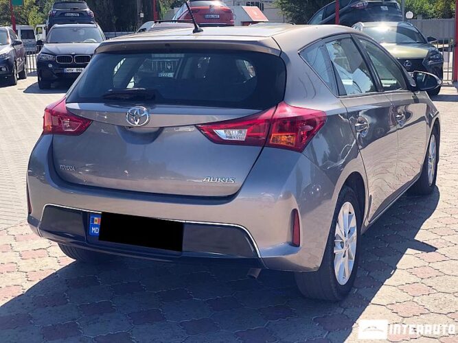 Toyota Auris 26 interauto-car