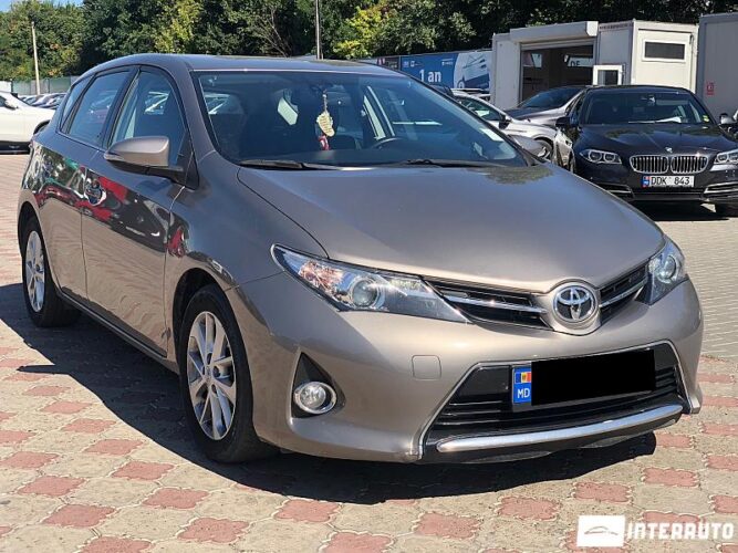 Toyota Auris 27 interauto-car