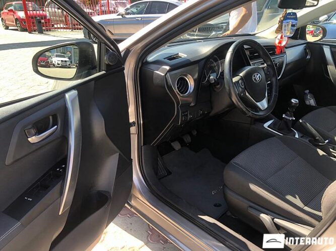 Toyota Auris 29 interauto-car