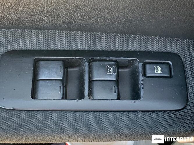 Nissan Qashqai+2 32 interauto-car