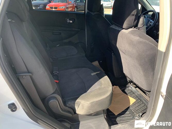 Nissan Qashqai+2 42 interauto-car