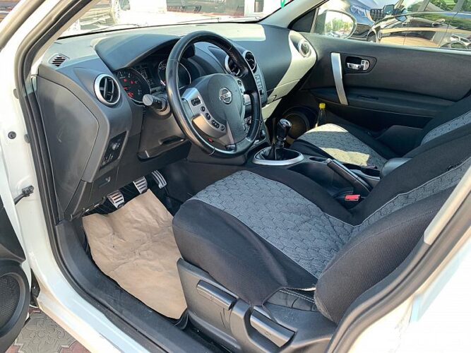 Nissan Qashqai+2 31 interauto-car
