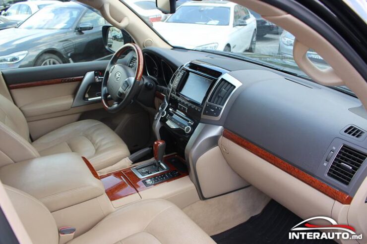 Toyota Land Cruiser 30 interauto-car