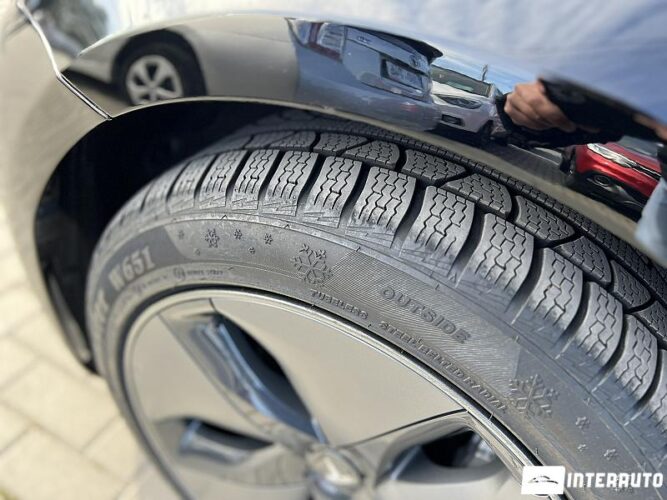 Tesla Model 3 34 interauto-car