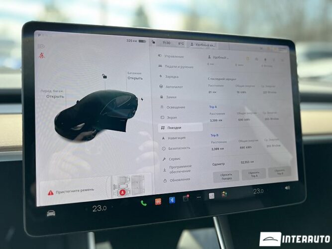 Tesla Model 3 40 interauto-car
