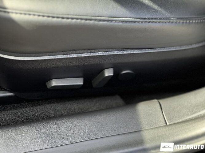 Tesla Model 3 45 interauto-car