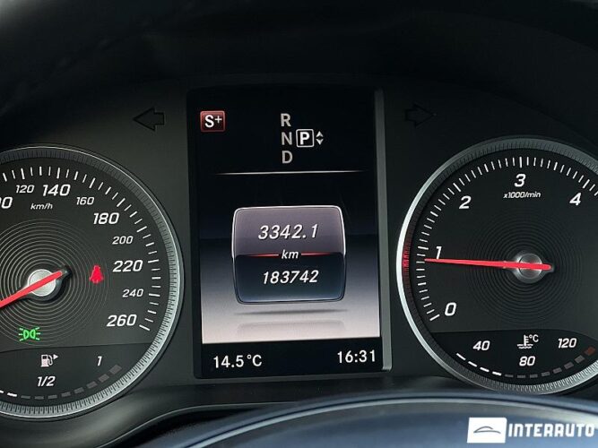 Mercedes C 200 48 interauto-car