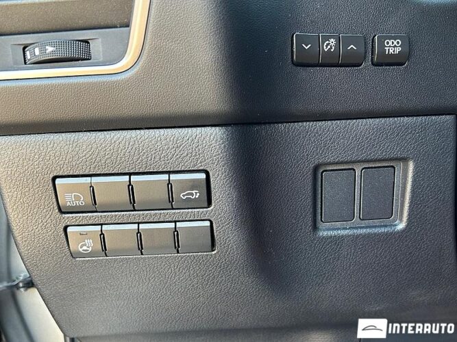 Lexus NX 300H 33 interauto-car