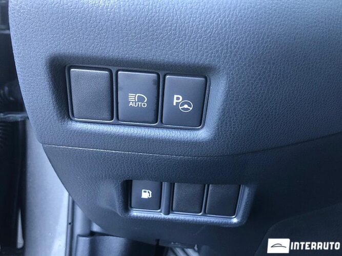 Toyota C-HR 56 interauto-car