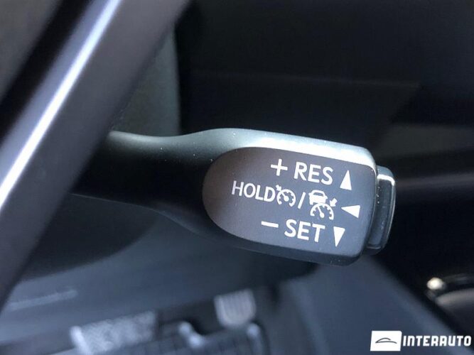 Toyota C-HR 53 interauto-car