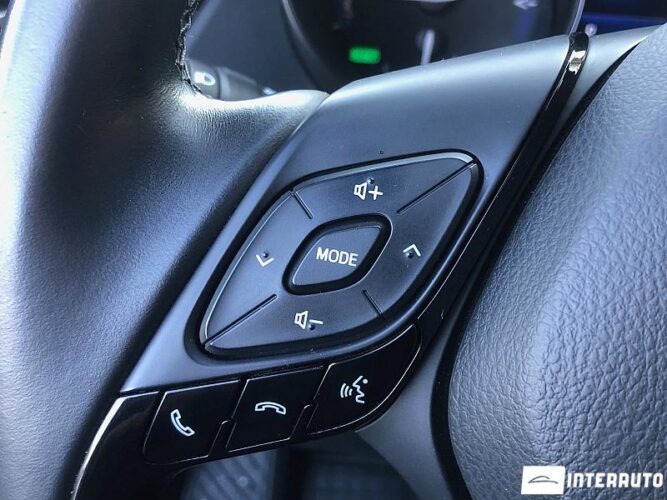 Toyota C-HR 51 interauto-car