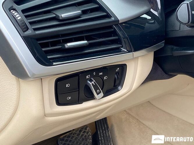 BMW X5 2.5D 35 interauto-car