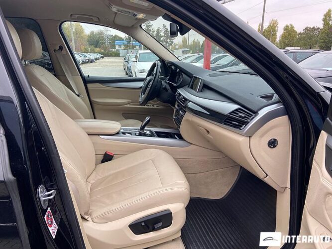 BMW X5 2.5D 45 interauto-car