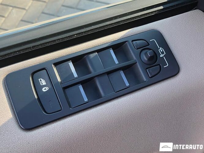 Land Rover Discovery Sport 53 interauto-car