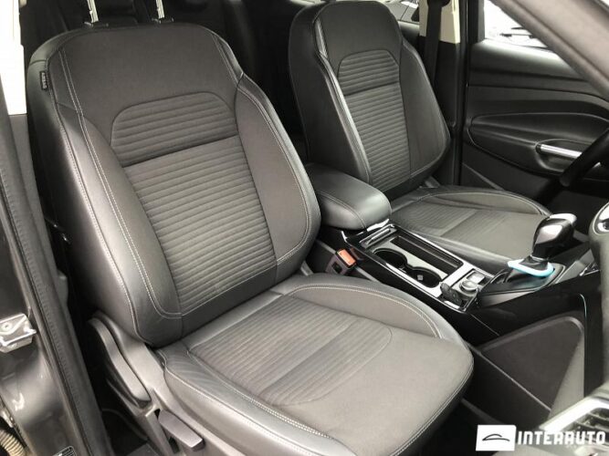 Ford Kuga 37 interauto-car