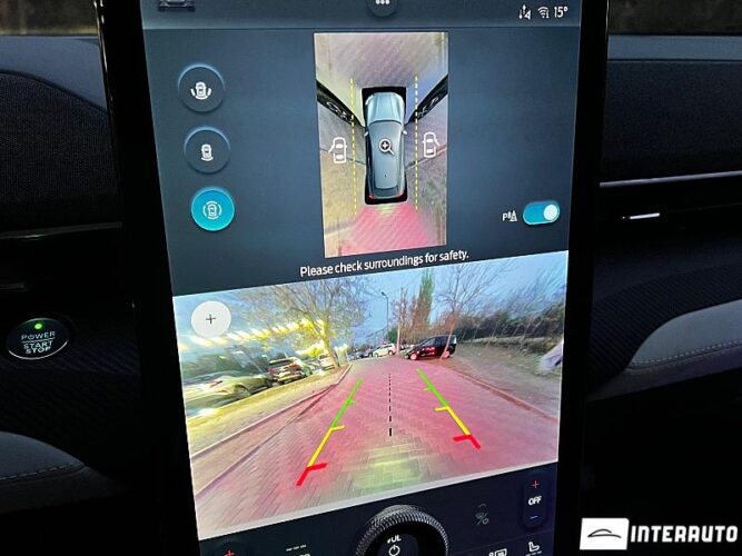 Ford Mustang Mach-E 39 interauto-car