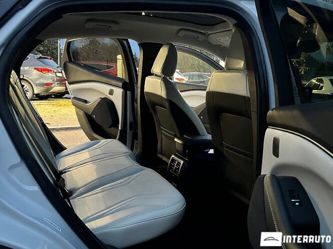 Ford Mustang Mach-E 42 interauto-car