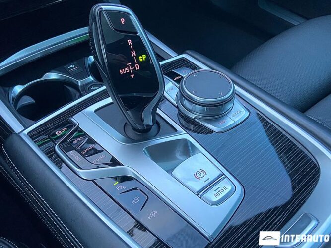 BMW 730 52 interauto-car