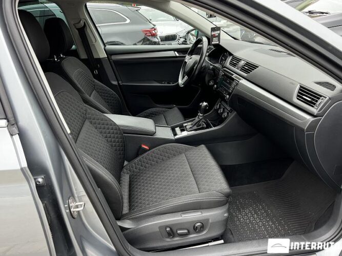 Skoda Superb 38 interauto-car